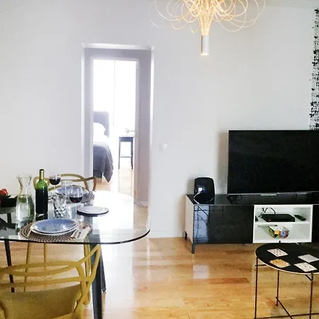 Shortstayflat - Two Bedroom With Terrace *