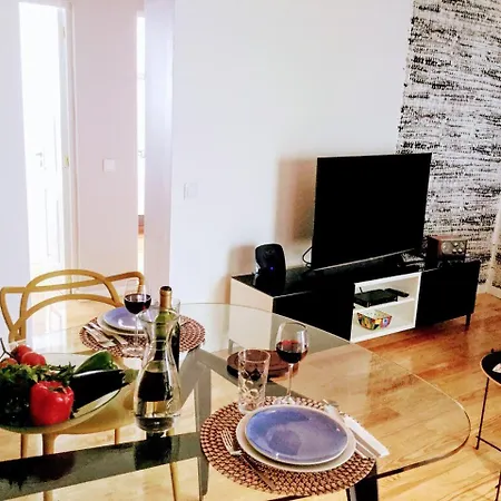 Shortstayflat - Two Bedroom With Terrace