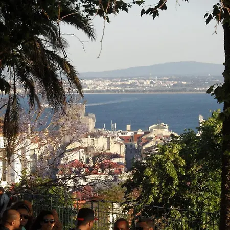 Shortstayflat - Two Bedroom With Terrace *